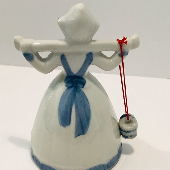 Vintage from 1950’s White and Blue Dutch Girl Figurine Hauling Water Basket 4.5” - Picture 7 of 7